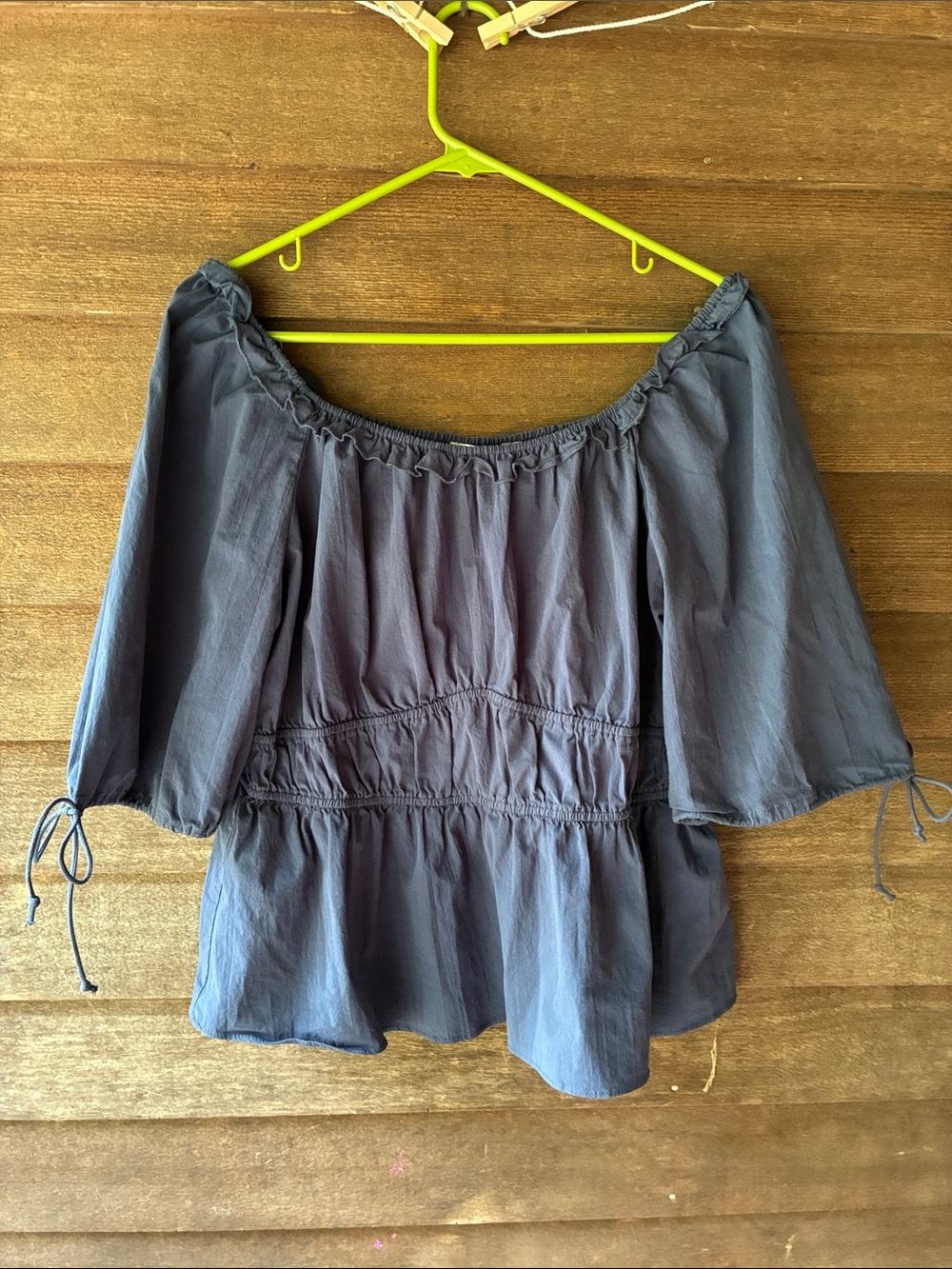DAVI & DANI Off-Shoulder Peasant Top in Slate Gray Blue